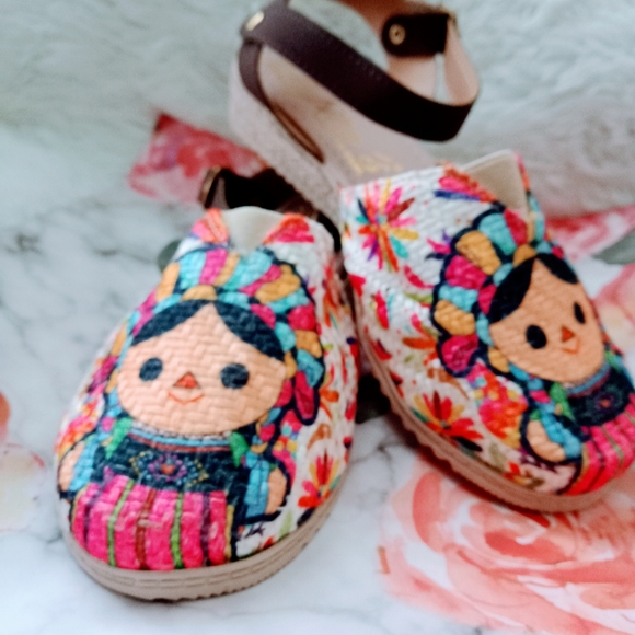 Women's Handmade shoes - Picture 3 of 5